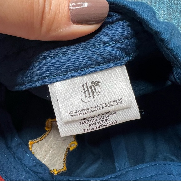 Harry Potter Hogwarts Two Tone Adjustable Baseball Cap Hat - Picture 5 of 6